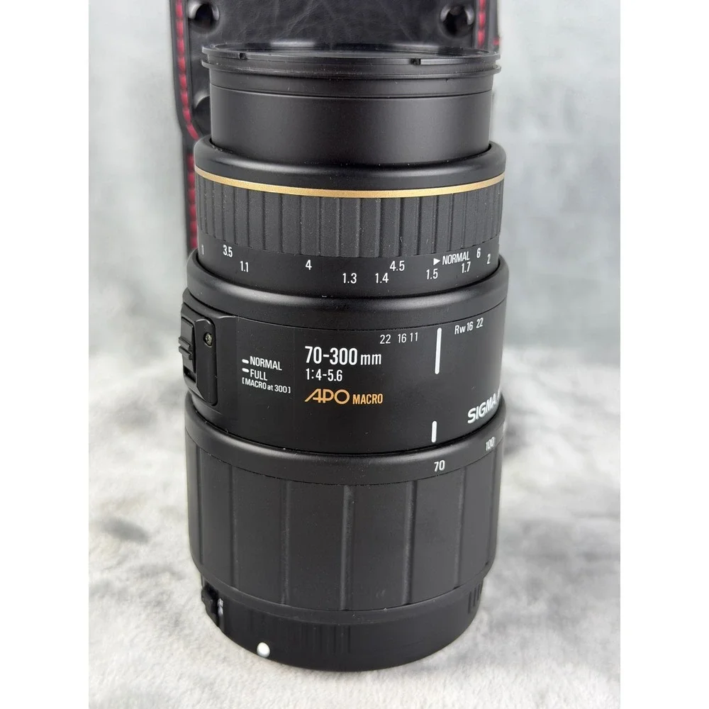 Sigma 70-300mm f/4-5.6 APO Macro Lens Unisex Black Excellent Telephoto Zoom